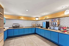 Country Inn & Suites by Radisson, Portage, IN