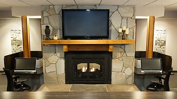 Holiday Inn Express & Suites Cheney by IHG