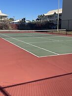 Getaways at Destin Holiday Beach Resort