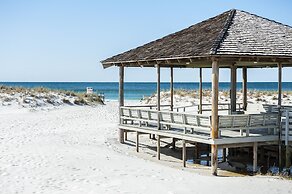 Getaways at Destin Holiday Beach Resort