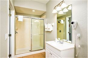 Vista Cay Resort by Millenium at Universal Blvd