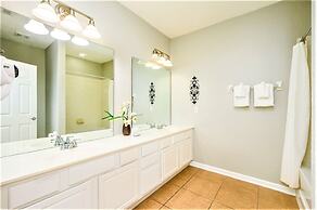 Vista Cay Resort by Millenium at Universal Blvd