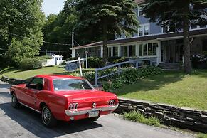 The Inn at Starlight Lake