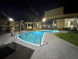 Hometown Inns North Hills