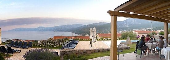 Hotel Villa Gustui Maris