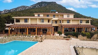 Hotel Villa Gustui Maris