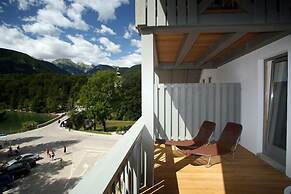 Hotel Jezero