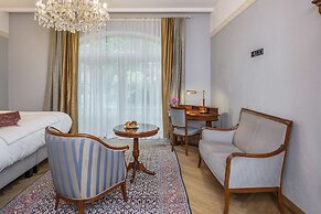 Grotthuss Boutique Hotel