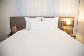 Paxton Paris MLV