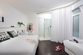 Chic & Basic Born Boutique Hotel
