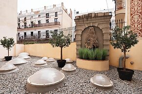 Chic & Basic Born Boutique Hotel