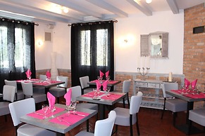Auberge La Tomette, The Originals Relais