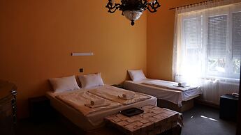 ATTILA HOTEL BUDAPEST