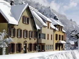 Hotel De La Poste - Logis De France