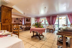 Hotel De La Poste - Logis De France