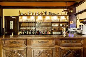 Hotel De La Poste - Logis De France