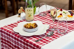 Hotel De La Poste - Logis De France