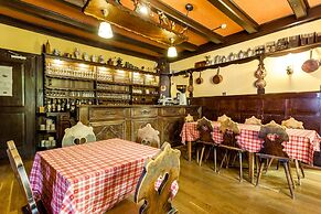 Hotel De La Poste - Logis De France