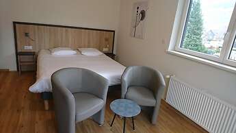 Hotel De La Poste - Logis De France