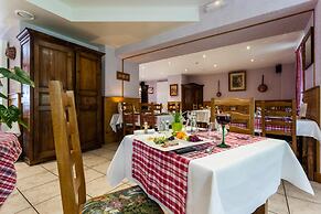 Hotel De La Poste - Logis De France