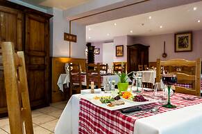 Hotel De La Poste - Logis De France