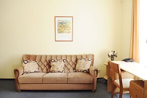 Amicus Hotel