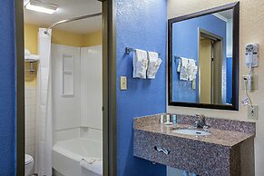 Quality Inn & Suites near Six Flags East