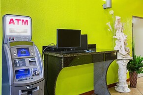 Quality Inn & Suites near Six Flags East