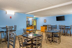 Quality Inn & Suites near Six Flags East