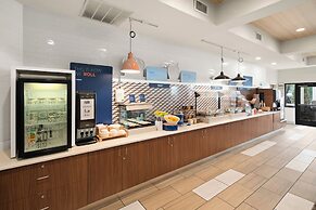 Holiday Inn Express & Suites Interstate 90 by IHG