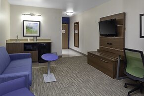 Holiday Inn Express & Suites Interstate 90, an IHG Hotel
