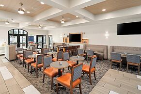 Holiday Inn Express & Suites Interstate 90 by IHG
