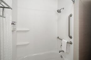 Holiday Inn Express & Suites Interstate 90 by IHG