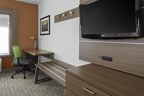 Holiday Inn Express & Suites Interstate 90 by IHG