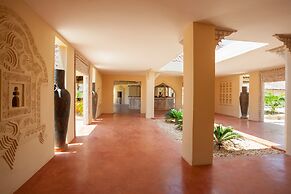 Neptune Paradise Beach Resort & Spa