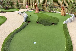 China Fleet Country Club