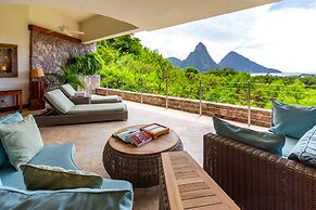 Jade Mountain Resort