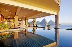 Jade Mountain Resort