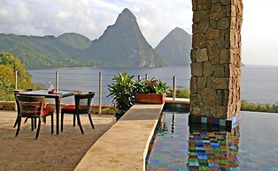 Jade Mountain Resort