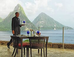 Jade Mountain Resort
