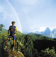 Jade Mountain Resort