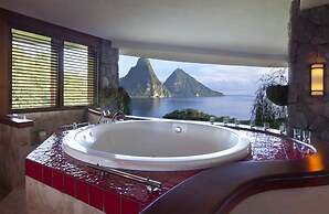 Jade Mountain Resort