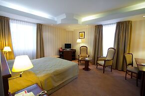 Ramada Hotel & Suites by Wyndham Bucharest North