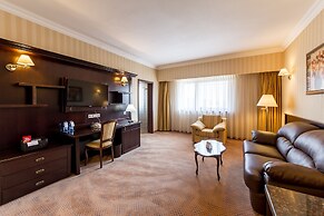Ramada Hotel & Suites by Wyndham Bucharest North