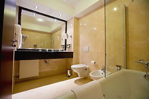 Ramada Hotel & Suites by Wyndham Bucharest North