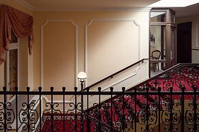 Humboldt Park Hotel And Spa