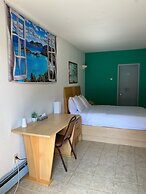 Tides Motor Inn at Stehli Beach