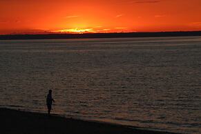 Tides Motor Inn at Stehli Beach