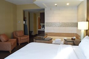 Holiday Inn Express Hotel & Suites Watertown-Thousand Island by IHG