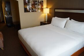 Holiday Inn Express Hotel & Suites Watertown-Thousand Island by IHG